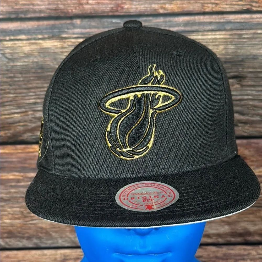 Mitchell & Ness Black and Gold Miami Heat Snapback Hat